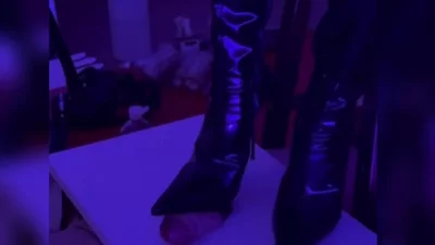 钢跟隔板插入踩鸡